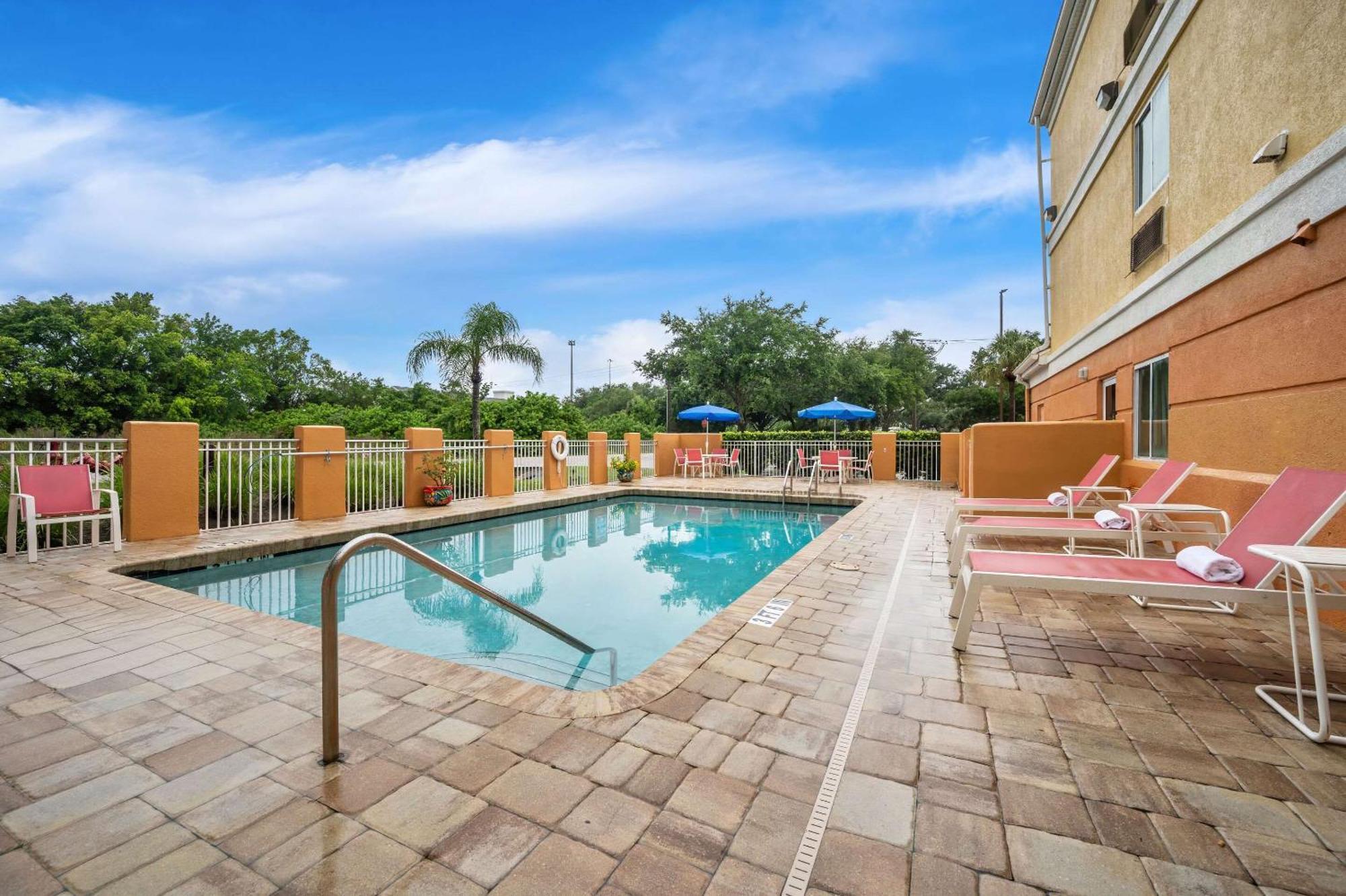 Comfort Inn Fort Myers Northeast Esterno foto
